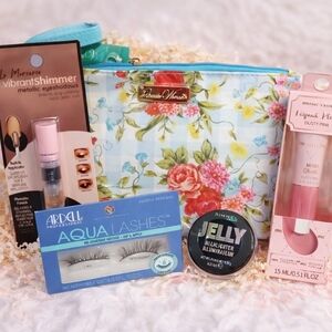 Beauty Gift Set – Floral Makeup Bundle (New) 🌸